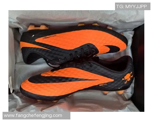 选择适合足球前锋的最佳足球鞋提升你的比赛表现与射门精准度